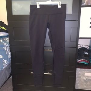 Black lululemon wunder under leggings. Size 8.
